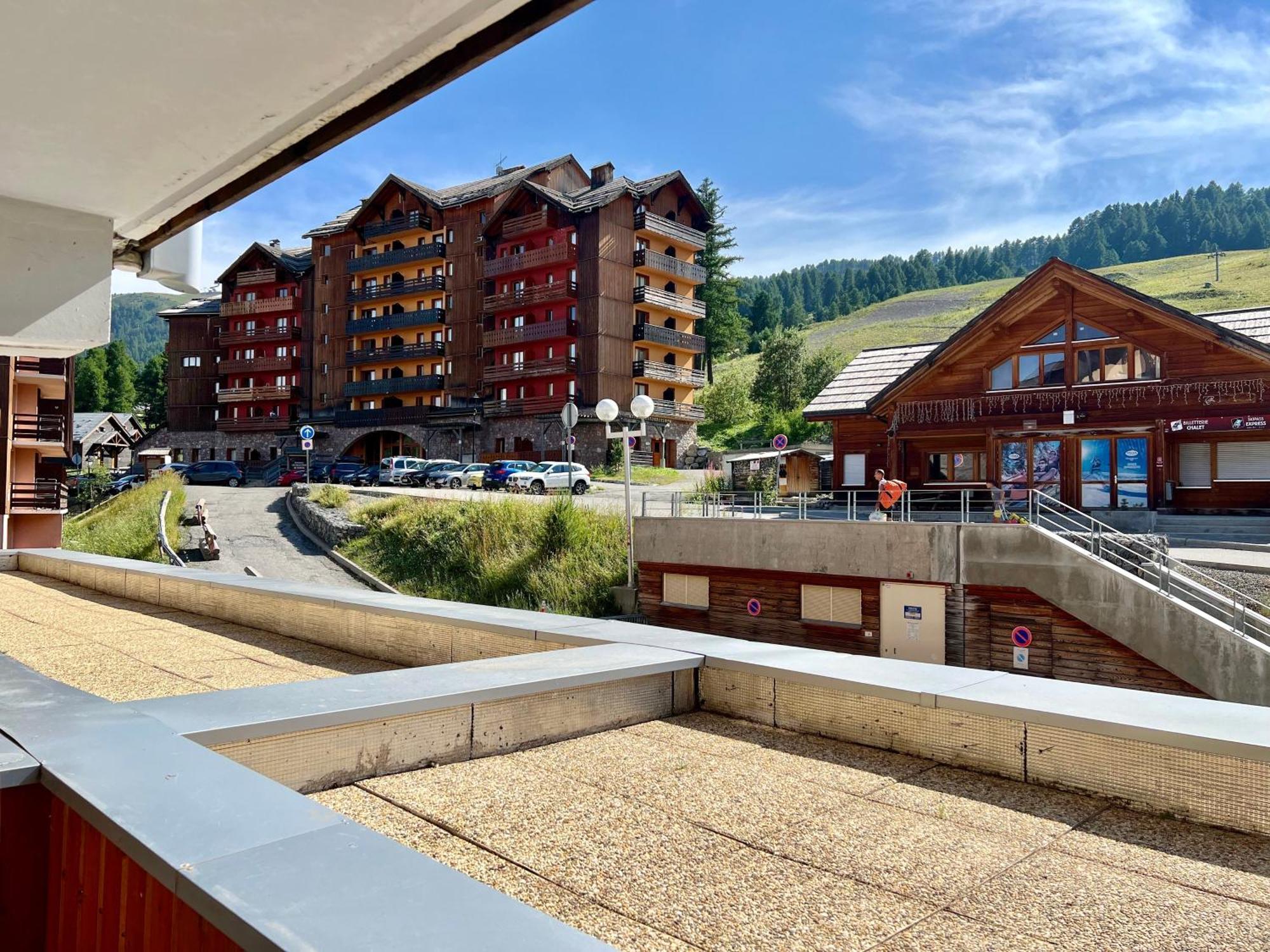 Risoulski Antares - Piscine Et Sauna Εξωτερικό φωτογραφία